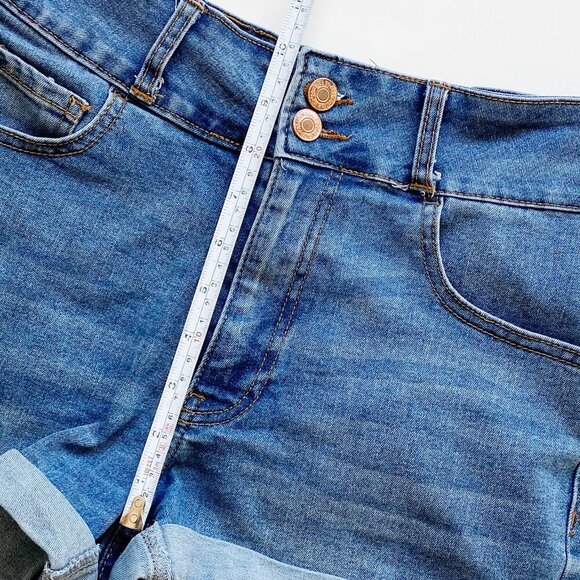 Forever 21 Womens Up Lyfter Denim Shorts 26 Cuffed Medium Wash Slimming Lifting - Picture 10 of 11